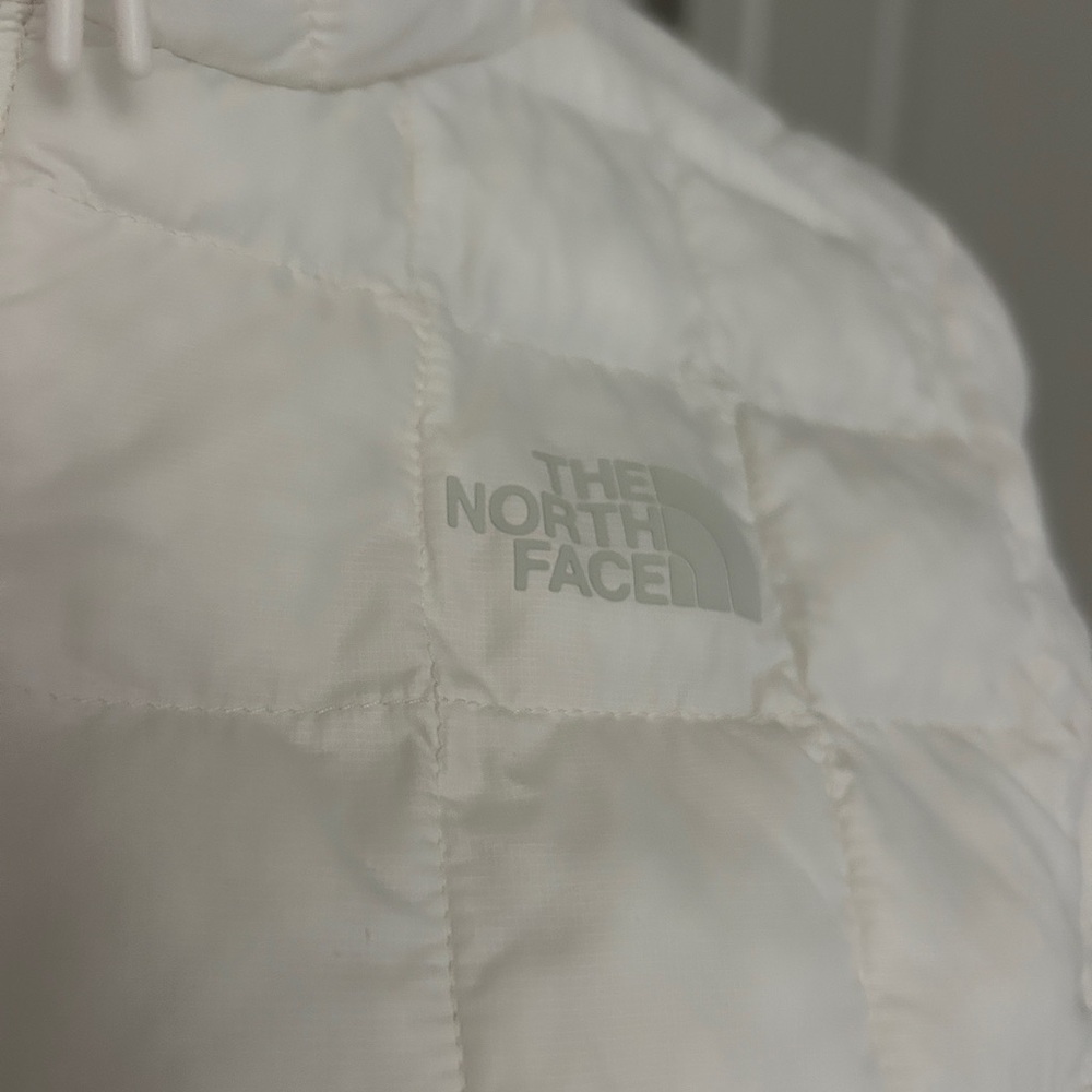 The North Face Women’s Thermoball Gardenia White Eco Zip Up Jacket Size Small - Picture 8 of 16